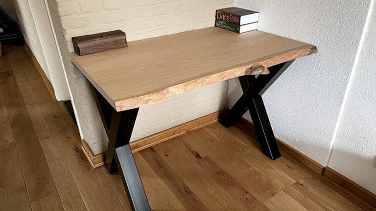 Massief eigen bureau